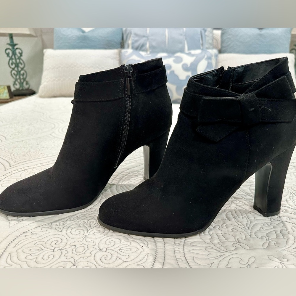 Impo Suede Booties 👢